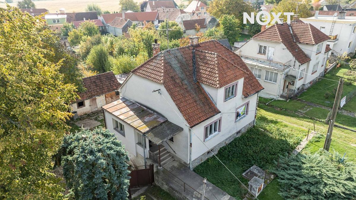 Prodej rodinného domu 234 m², pozemek 1695 m²